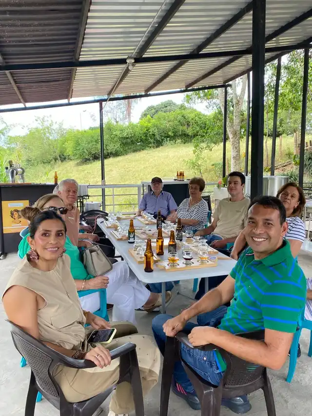 Cata de cerveza local · foto 4